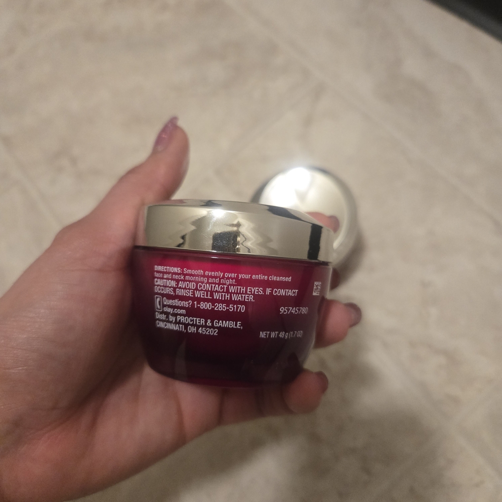 Olay Regenerist Micro-Sculpting Cream - Picture 2 of 4